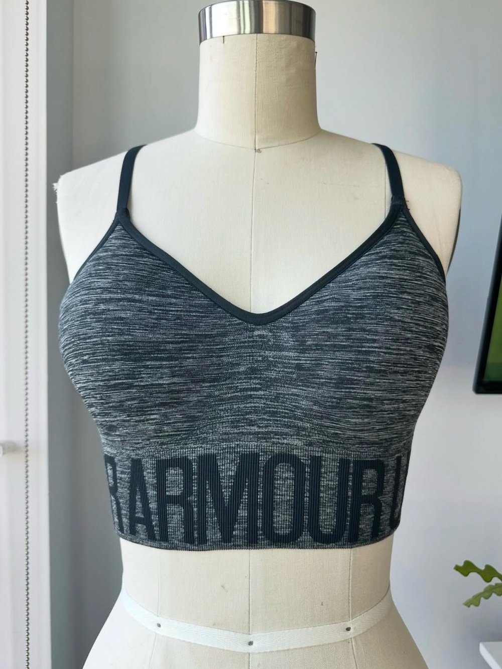 Under Armour Women's Gray Heathered Seamless Sports Bra